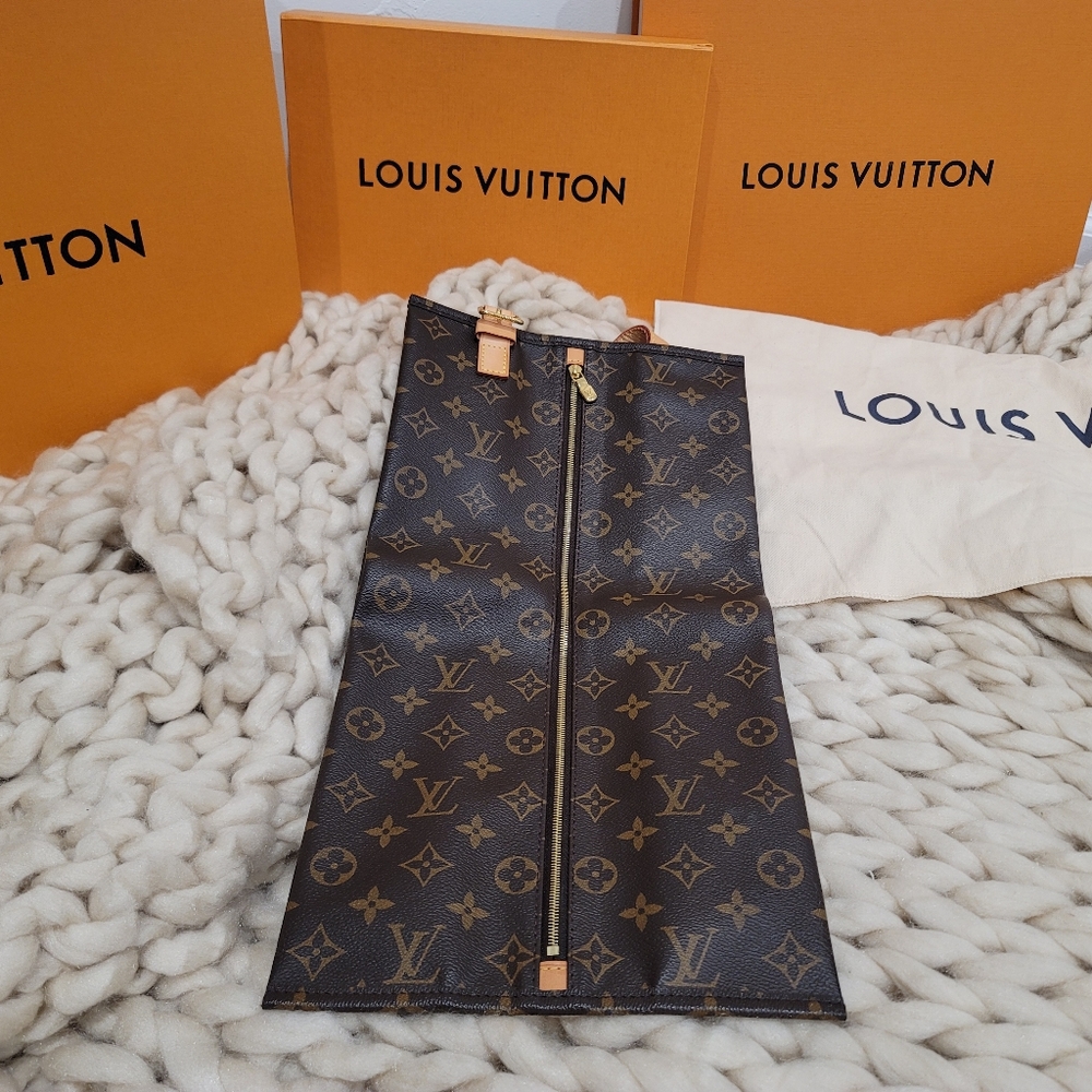Louis Vuitton Shoe Bag